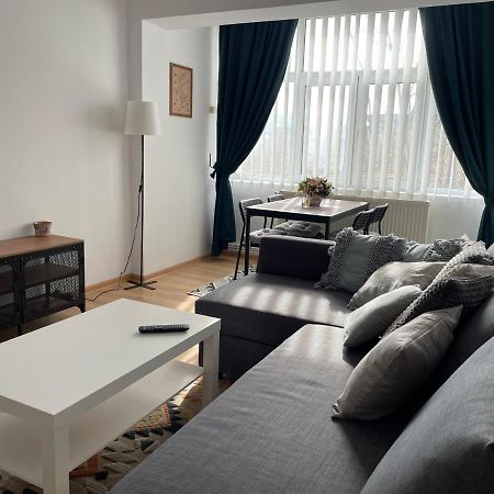 Apartament Cina Husi ภายนอก รูปภาพ