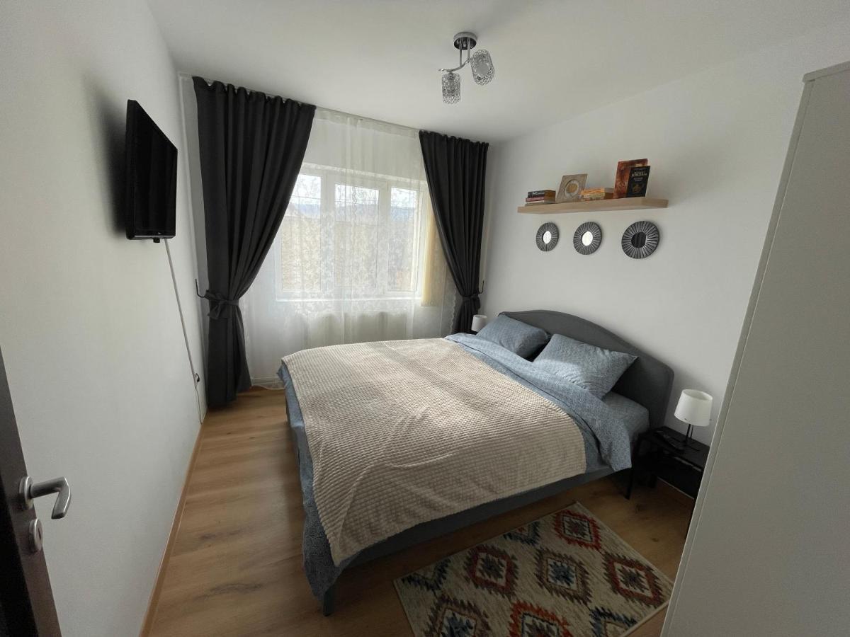 Apartament Cina Husi ภายนอก รูปภาพ