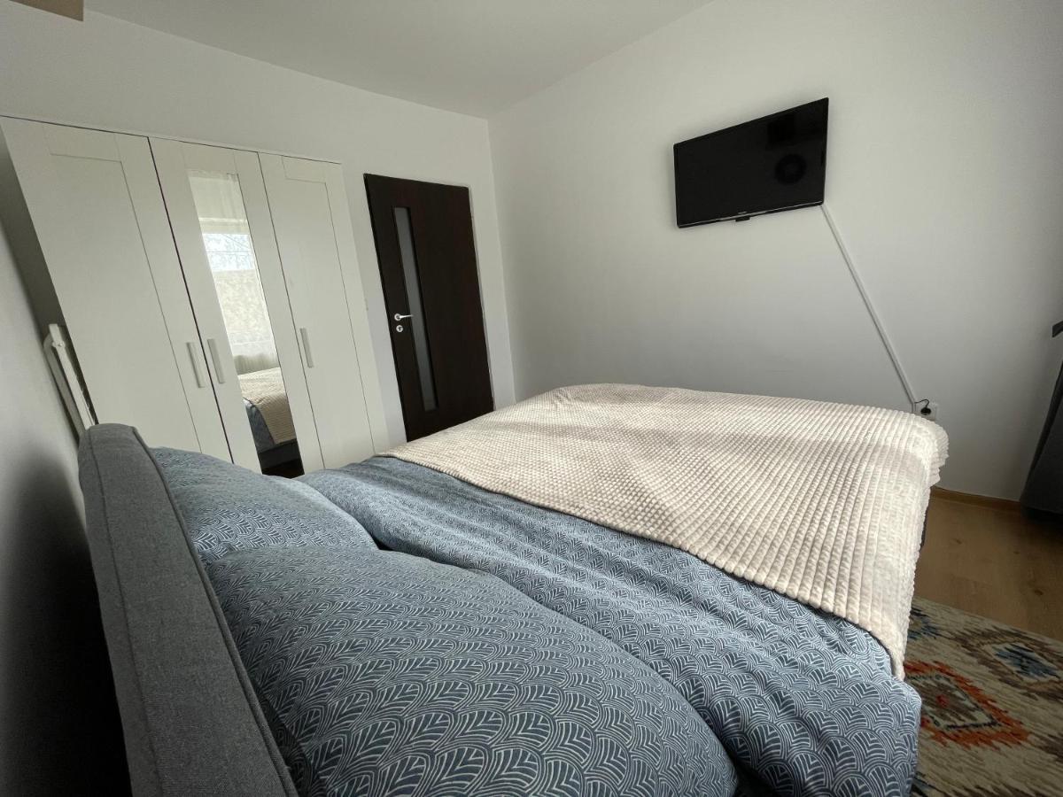 Apartament Cina Husi ภายนอก รูปภาพ