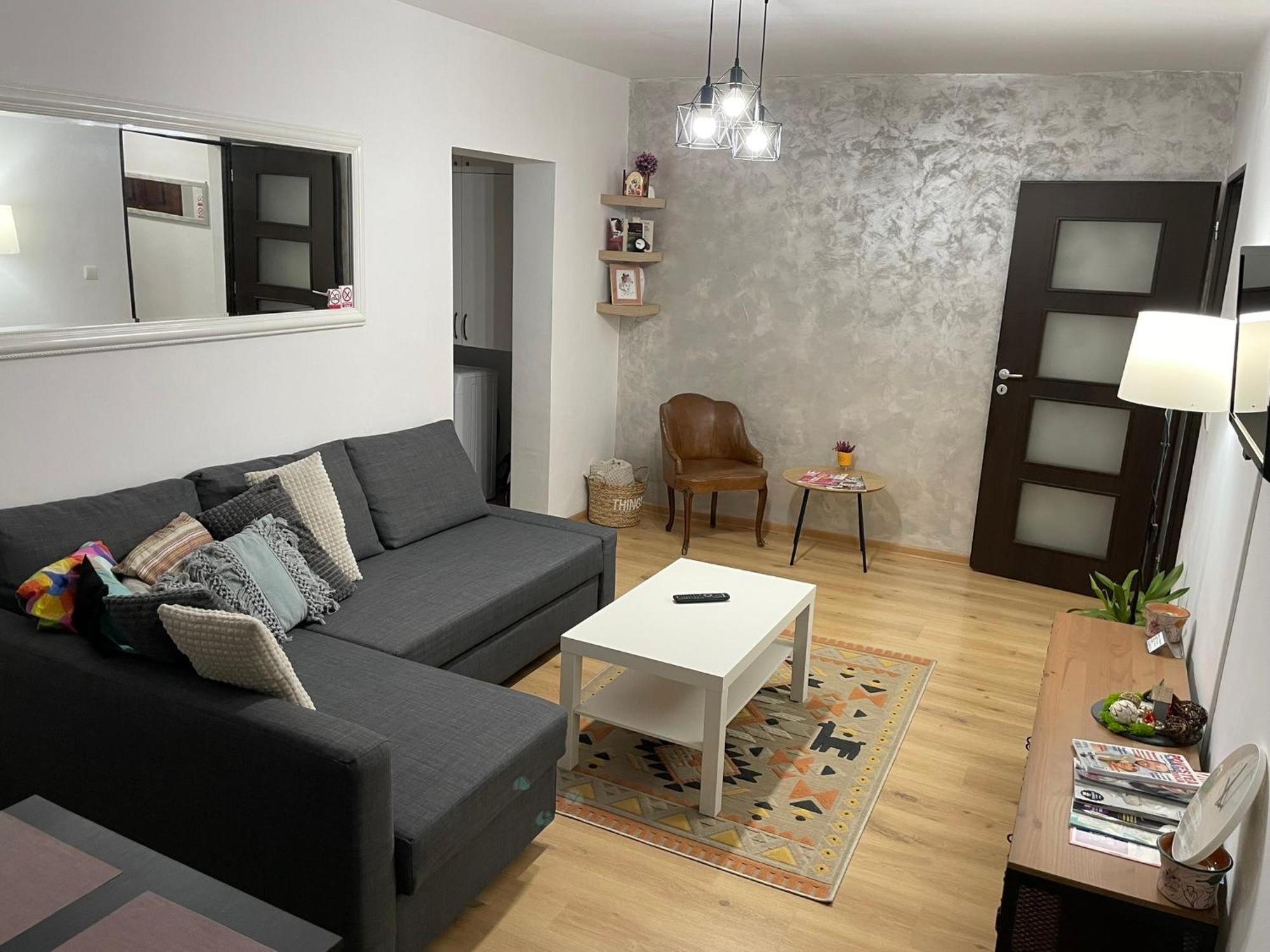 Apartament Cina Husi ภายนอก รูปภาพ