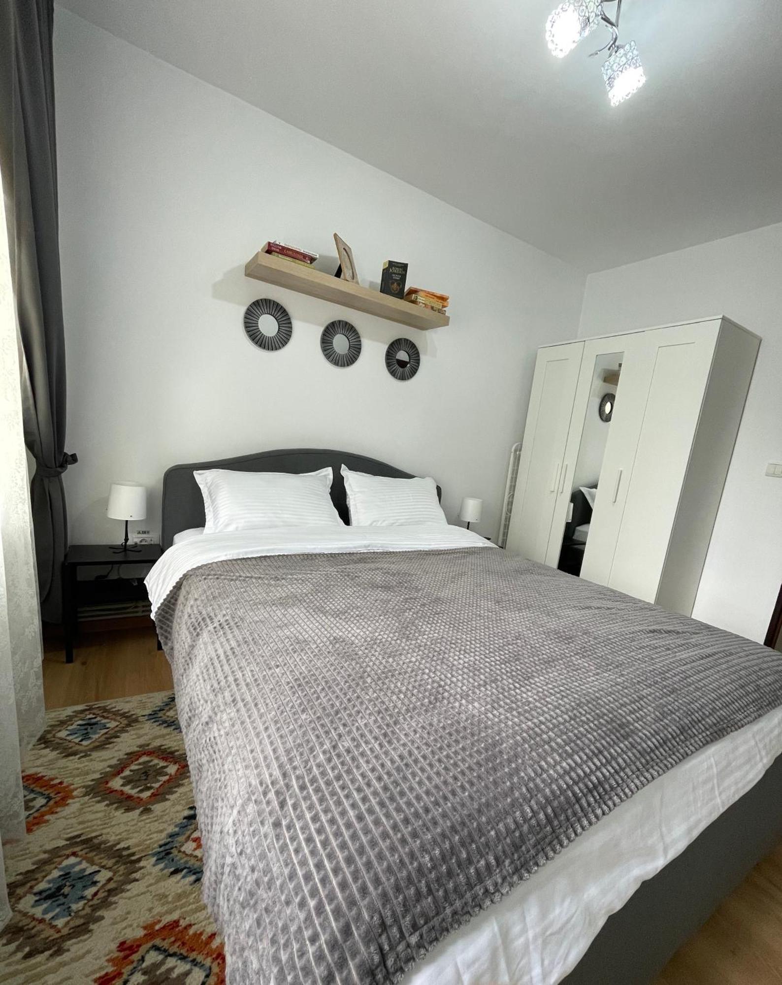 Apartament Cina Husi ภายนอก รูปภาพ