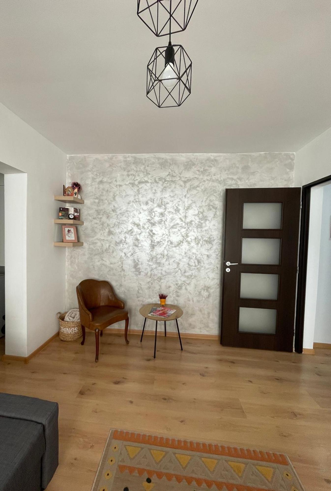 Apartament Cina Husi ภายนอก รูปภาพ